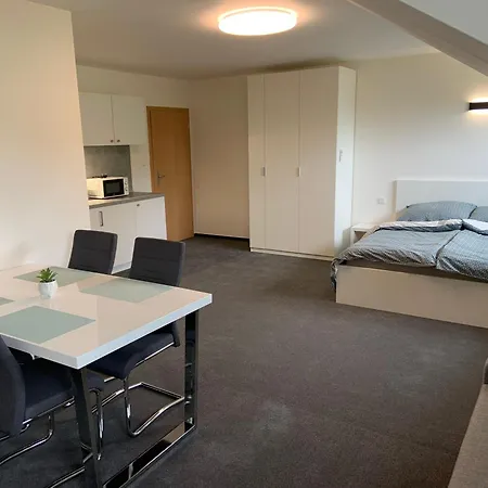 Lucie Nouzova - V Soukromi Pansiyon