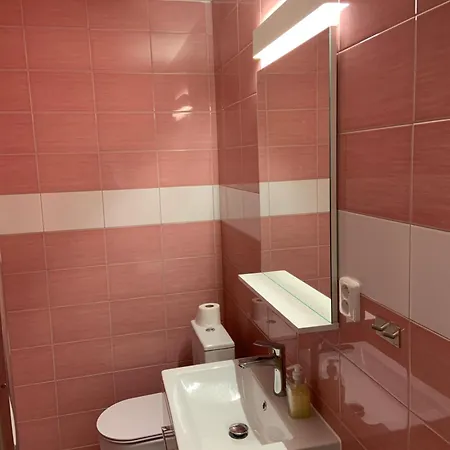Lucie Nouzova - V Soukromi Homestay Lomnice nad Luznici